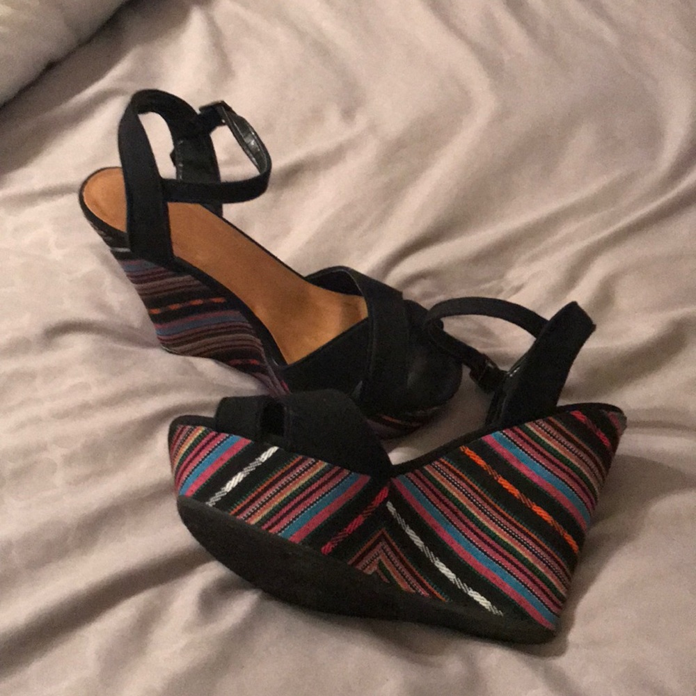 Multicolored wedges